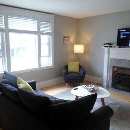 Beautiful, Clean, Quiet 2 Br-In Downtown Ottawa. Parking, Wifi And Netflix Included Apartman Kültér fotó