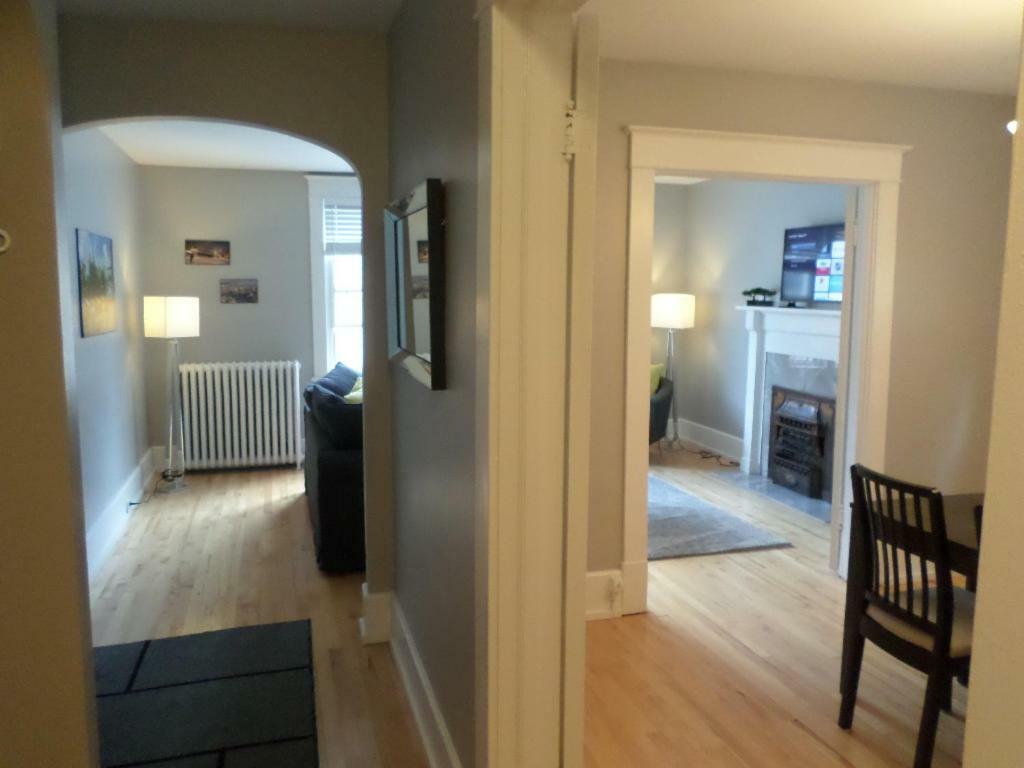 Beautiful, Clean, Quiet 2 Br-In Downtown Ottawa. Parking, Wifi And Netflix Included Apartman Kültér fotó