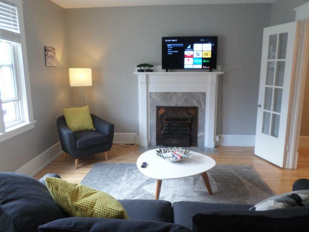 Beautiful, Clean, Quiet 2 Br-In Downtown Ottawa. Parking, Wifi And Netflix Included Apartman Kültér fotó