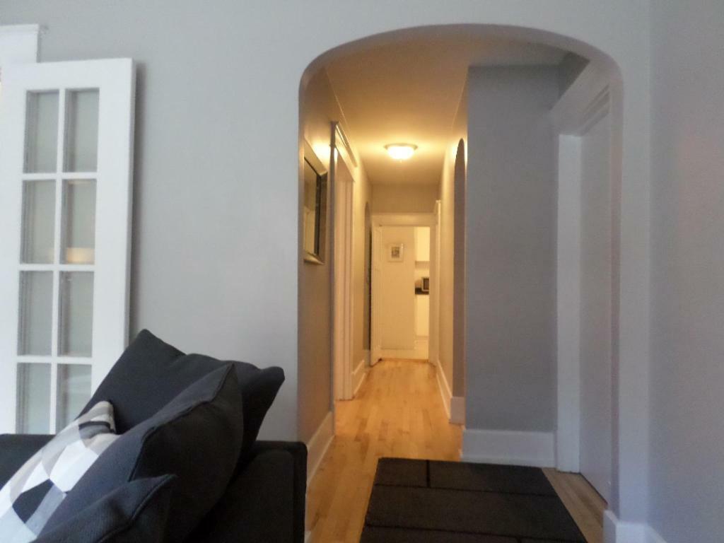 Beautiful, Clean, Quiet 2 Br-In Downtown Ottawa. Parking, Wifi And Netflix Included Apartman Kültér fotó