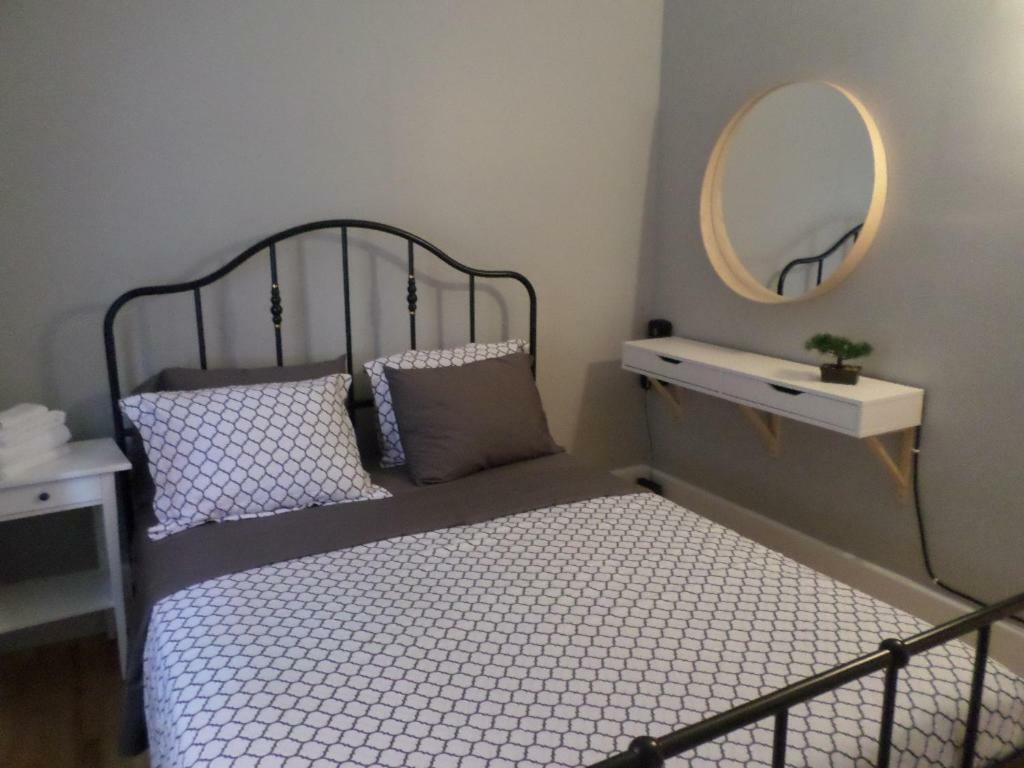 Beautiful, Clean, Quiet 2 Br-In Downtown Ottawa. Parking, Wifi And Netflix Included Apartman Kültér fotó