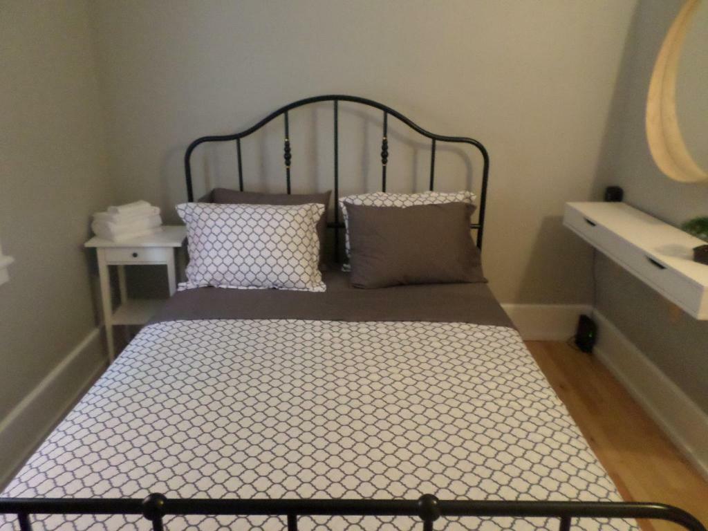 Beautiful, Clean, Quiet 2 Br-In Downtown Ottawa. Parking, Wifi And Netflix Included Apartman Kültér fotó