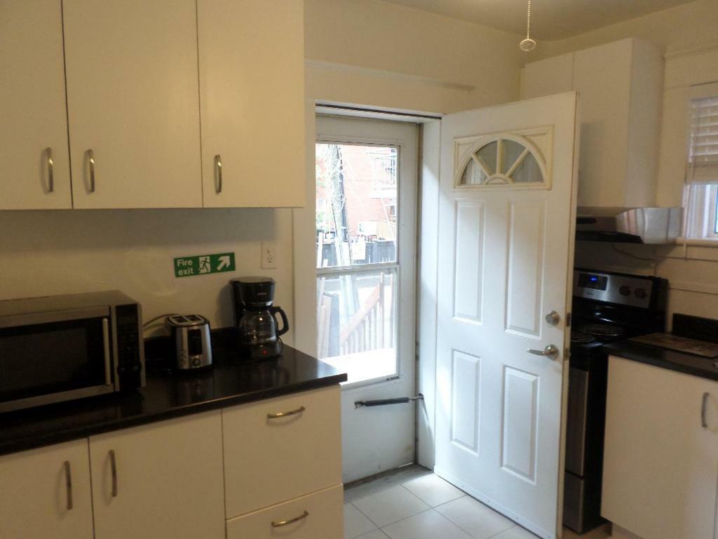 Beautiful, Clean, Quiet 2 Br-In Downtown Ottawa. Parking, Wifi And Netflix Included Apartman Kültér fotó